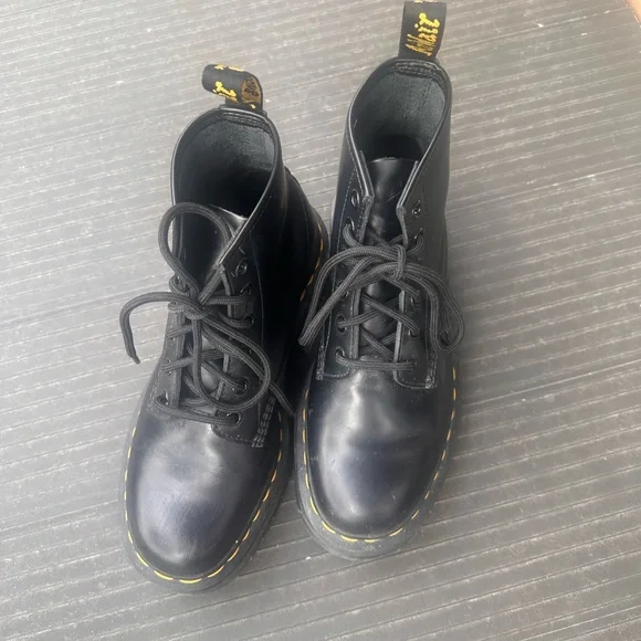 Dr Martens 101 Quad Smooth Leather Platform Ankle Boots in black US size 7 EU 38 - Picture 6 of 7